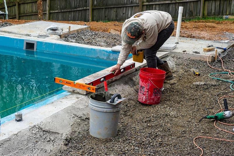 Swimming pool installation